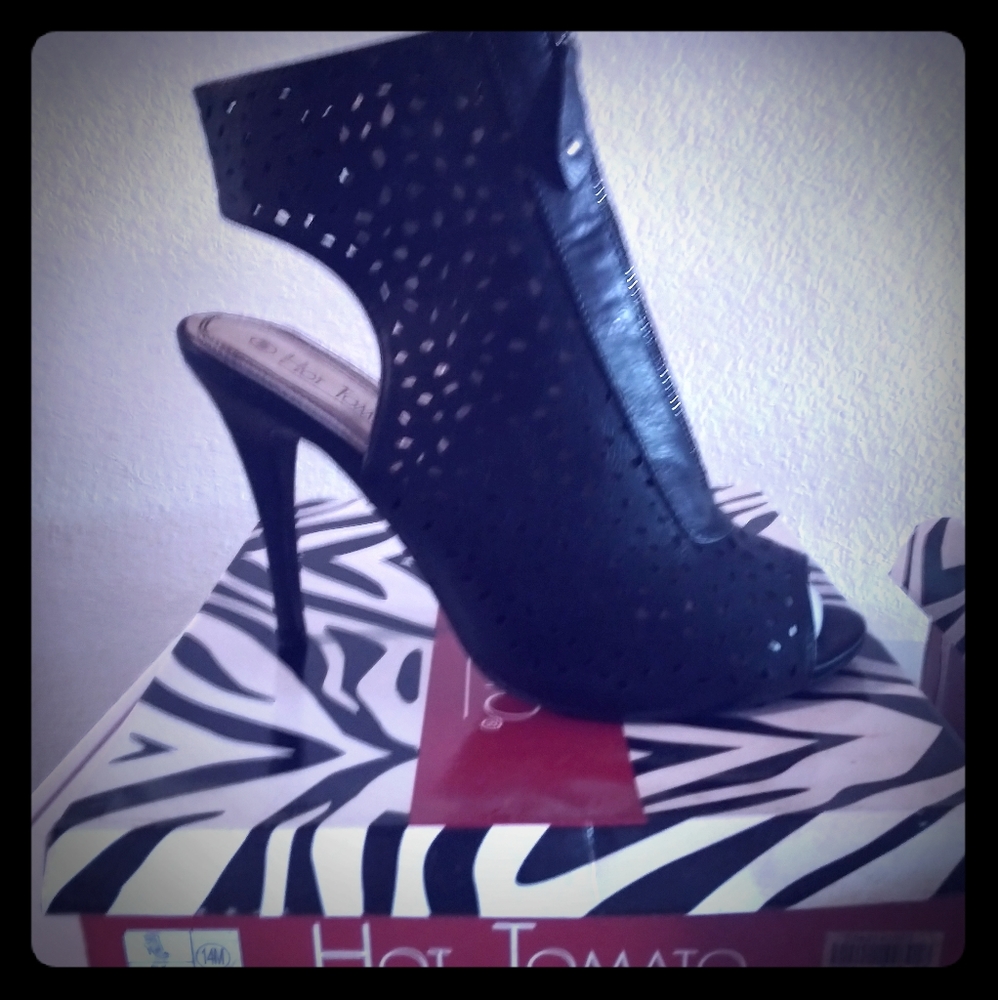 aa tomato stilettos heels size 14 brand new